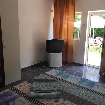 Деревянный коттедж Bungalow Eforie Nord Эфорие Норд